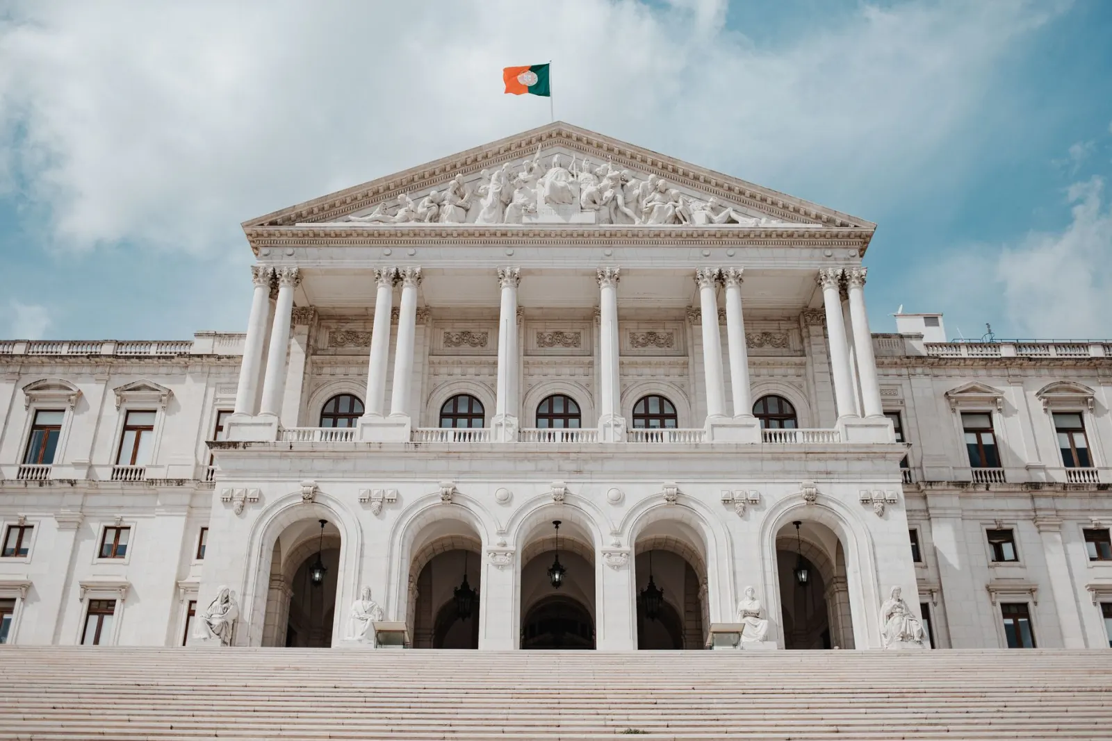 Assembleia da República, onde decorre a especialidade da nova lei do arrendamento 2026