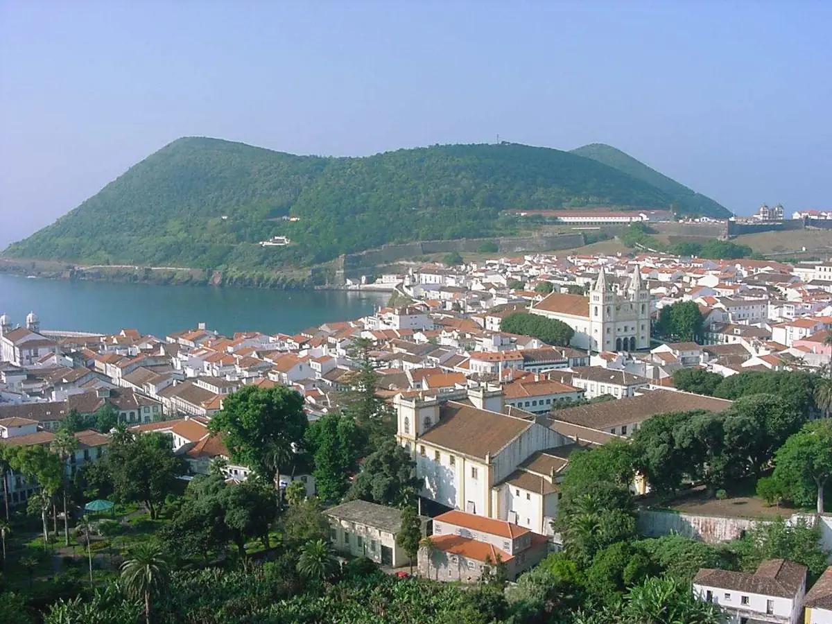 Vista de Angra do Heroísmo